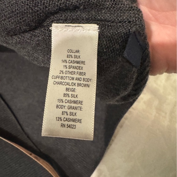 Banana Republic Silk Cashmere Argyle V-Neck sweater brown gray - Picture 6 of 6